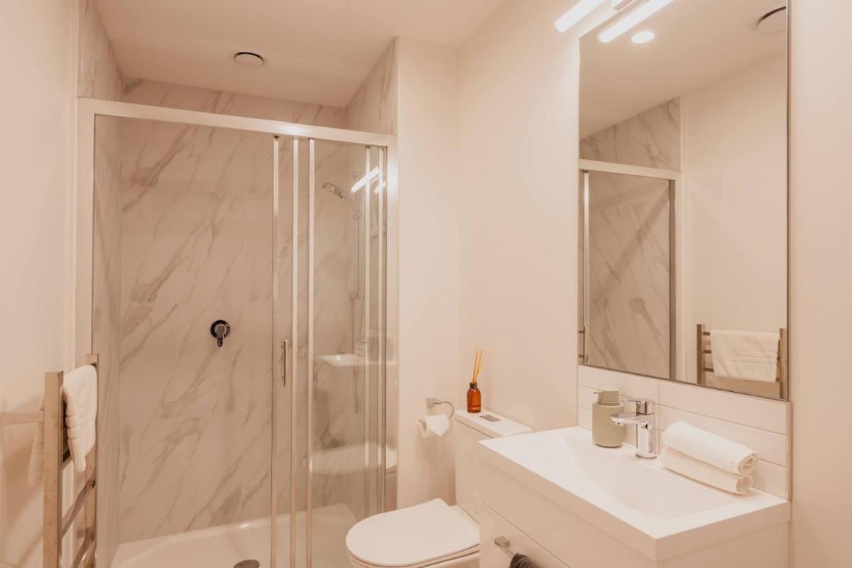 Serene Spaces On Tuam - 2 Bedroom Apartment 크라이스트처치 외부 사진